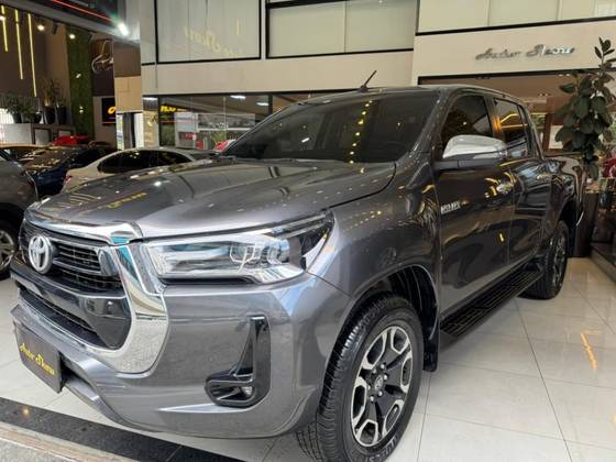 TOYOTA HILUX 2.8 D-4D TURBO DIESEL CD SRV 4X4 AUTOMÁTICO TOYOTA HILUX 2.8 D-4D TURBO DIESEL CD SRV 4X4 AUTOMÁTICO